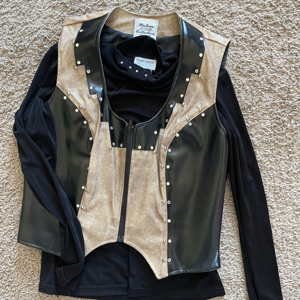 Western pleasure show vest and hobby horse under shirt